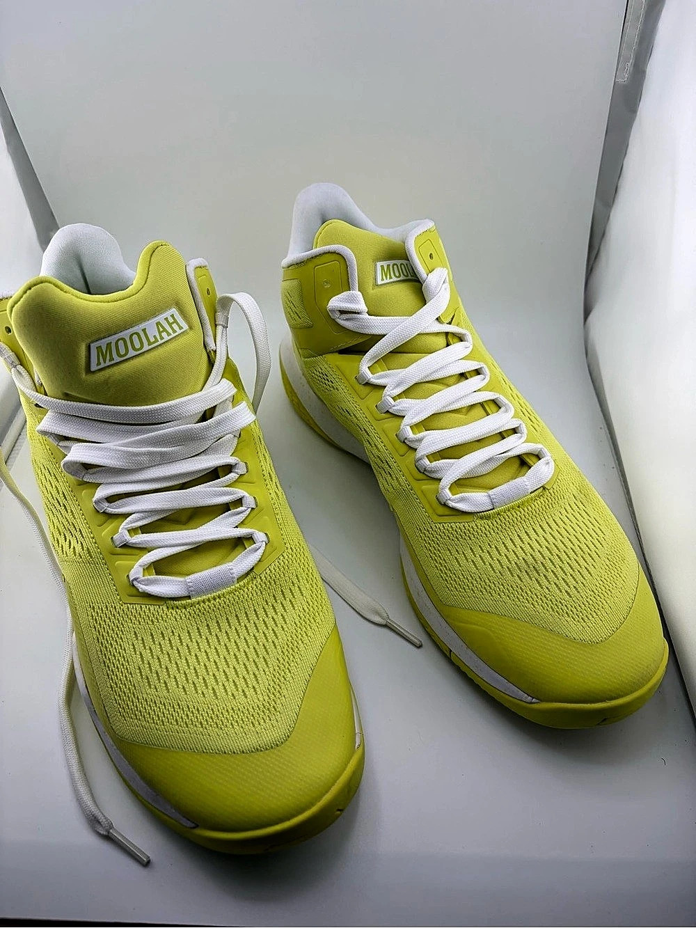 0232: Moolah Neovolt Pro Athletic Shoes in Yellow & White US 12 Like New